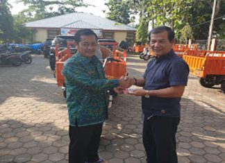 Osman Ayub Bantu Warga RW 1 RT 4 Kampung Lapai Becak Motor