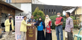 Mahasiswa KKN UNP Kelurahan Bungo Pasang Ciptakan Alat Tempat Sampah Otomatis