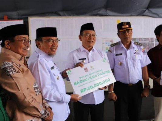 Pemko Padang Salurkan Rp182 Juta Bantuan untuk Pedagang Pasar Payakumbuh Terdampak Kebakaran