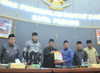 DPRD Padang Sepakati Perubahan KUA-PPAS APBD 2025, Pendapatan Daerah Naik Rp10,8 Miliar