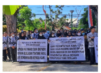 Ratusan Guru Honor Mengadu ke DPRD Kota Padang