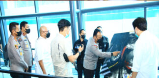 Polri Percantik Bandara Soetta dengan Karya Lukisan Para Difabel