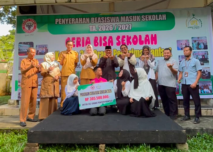 UPZ Baznas Semen Padang Salurkan Rp305,5 Juta Beasiswa untuk 362 Pelajar dan Mahasiswa