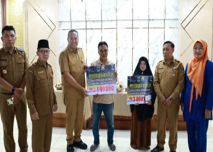 57 Warga Pariaman Terdampak Bencana Terima Bantuan Modal Usaha Rp3 Juta
