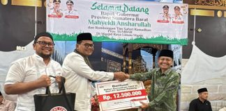 PT Semen Padang Serahkan Bantuan Rp12,5 Juta untuk Masjid Raya Limau Manis