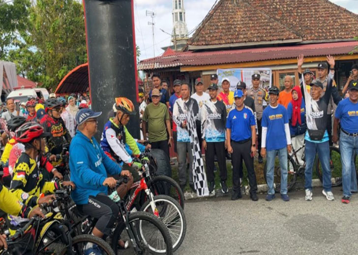 Ribuan Pesepeda Se-Sumatra Meriahkan “Gowes Amal Fun & Adventure” KOSSPA di Kota Pariaman