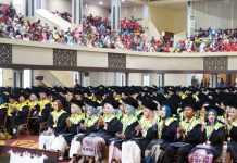 UNP Kukuhkan 843 Wisudawan Hari Kedua, Rektor Sampaikan Pesan Mendalam