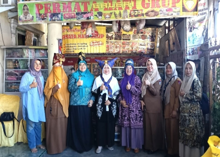 Ketua GOW Padang Apresiasi Kiprah Buk Welly sebagai Penggerak UMKM dan Literasi