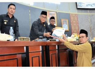 Rapat Pripurna DPRD Padang, Walikota Sampaikan Laporan Pertanggunjawaban Pelaksanaan APBD Tahun Anggaran 2023