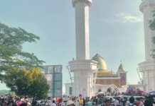 Pantai Carocok Diserbu Wisatawan, Tiga Hari Raup Rp150 Juta