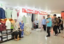 Hari Ketiga Lebaran, Gubernur Sumbar Ajak Pedagang Pasar Ateh Perluas Pasar Lewat Digital