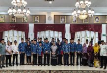 Sekda Arry Yuswandi Lantik 32 Pejabat Administrator dan Pengawas di Pemprov Sumbar