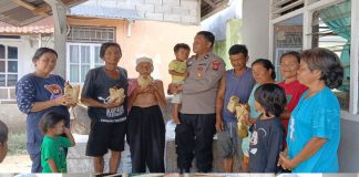 Kepedulian Sosial, Aipda Dian WR Sukses Selenggarakan Program Berbagi Nasi Bungkus untuk Warga