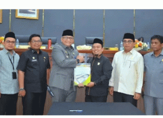DPRD Kota Padang dan Pemko Padang Gelar Rapat Paripurna Sepakati APBD 2025, Sebesar Rp2,86 Triliun