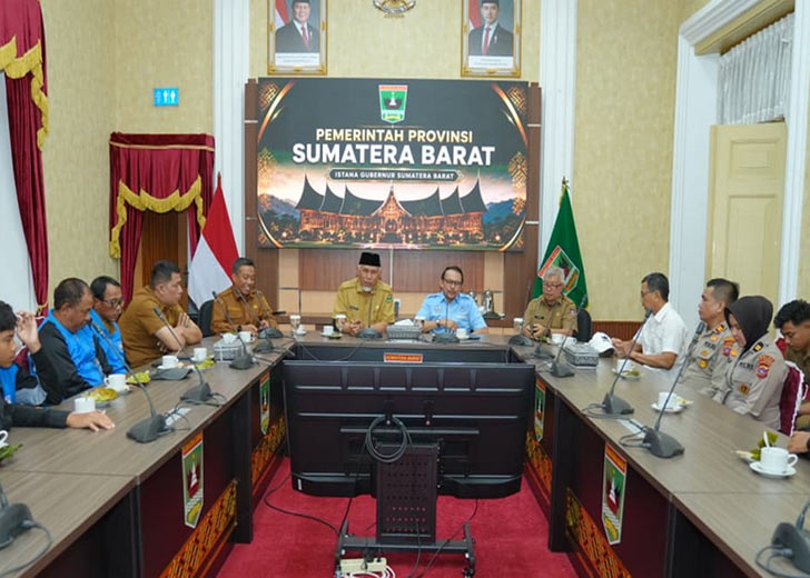 Lepas 340 Penerima Beasiswa SAWIT, Gubernur Sumbar: Jangan Sia-siakan Kesempatan
