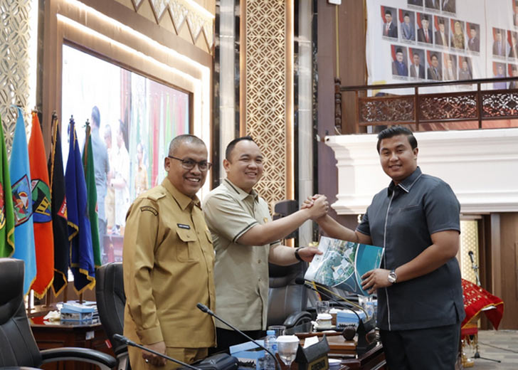 Fraksi PDI Perjuangan-PKB Sampaikan Pandangan Umum terhadap Ranperda Perubahan APBD Sumbar 2026
