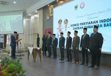 Gubernur Mahyeldi Lantik Komisioner KPID Sumbar Periode 2026–2029