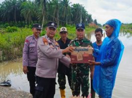 Polres Pasaman Barat Salurkan Bantuan untuk Masyarakat Terdampak Banjir
