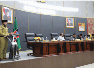 Rapat Paripurna DPRD Kota Padang, Wali Kota Serahkan Nota Pengantar KUA-PPAS 2026