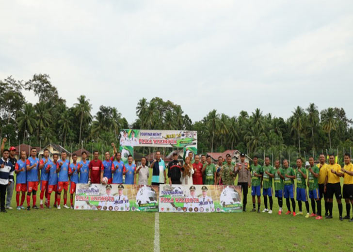Yota Balad Buka Turnamen Sepak Bola U40 se-Sumbar Jilid VI Piala Walikota Pariaman