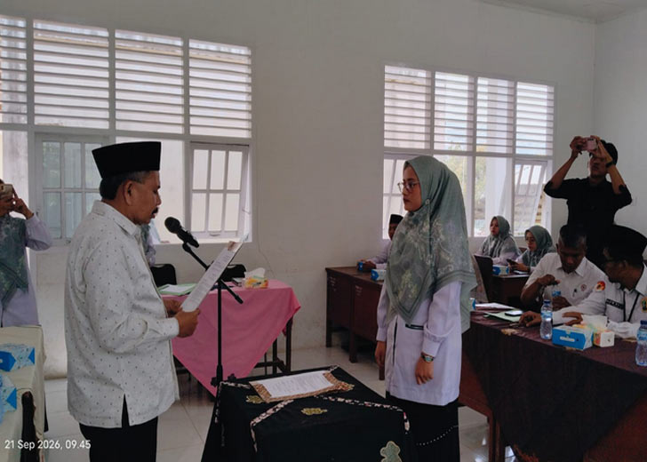 Sari Rahmawati Dilantik Sebagai Kepala MTs Lubuk Kilangan