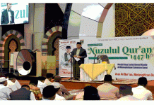 Peringati Nuzulul Qur’an di Masjid Raya Sumbar, Gubernur Mahyeldi Ajak Masyarakat Membumikan Nilai Al-Qur’an