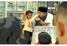 Safari Ramadan di Pesisir Selatan, Wagub Vasko Salurkan Bantuan untuk Dua Masjid