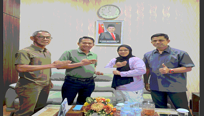Wakil Ketua DPRD Sumbar Evi Yandri Rajo Budiman Lepas Wasit INKADO Sumbar Ikuti Ujian Wasit/Juri AKF ke Bangladesh